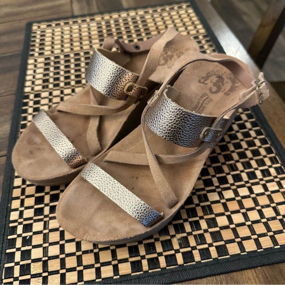 Fantasy Eirine Wedge Sandal - Cameo Dot Size 7 Metallic - Picture 5 of 12